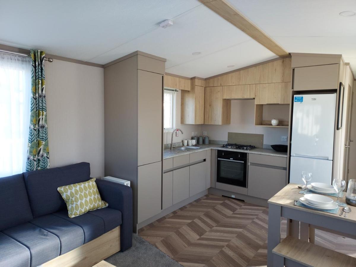 Hoburne Bashley Self-Catering Holiday Home New Milton Extérieur photo