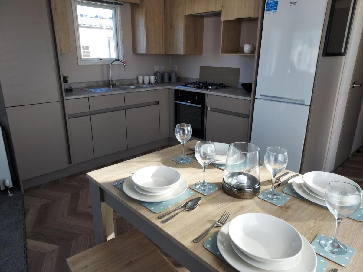 Hoburne Bashley Self-Catering Holiday Home New Milton Extérieur photo