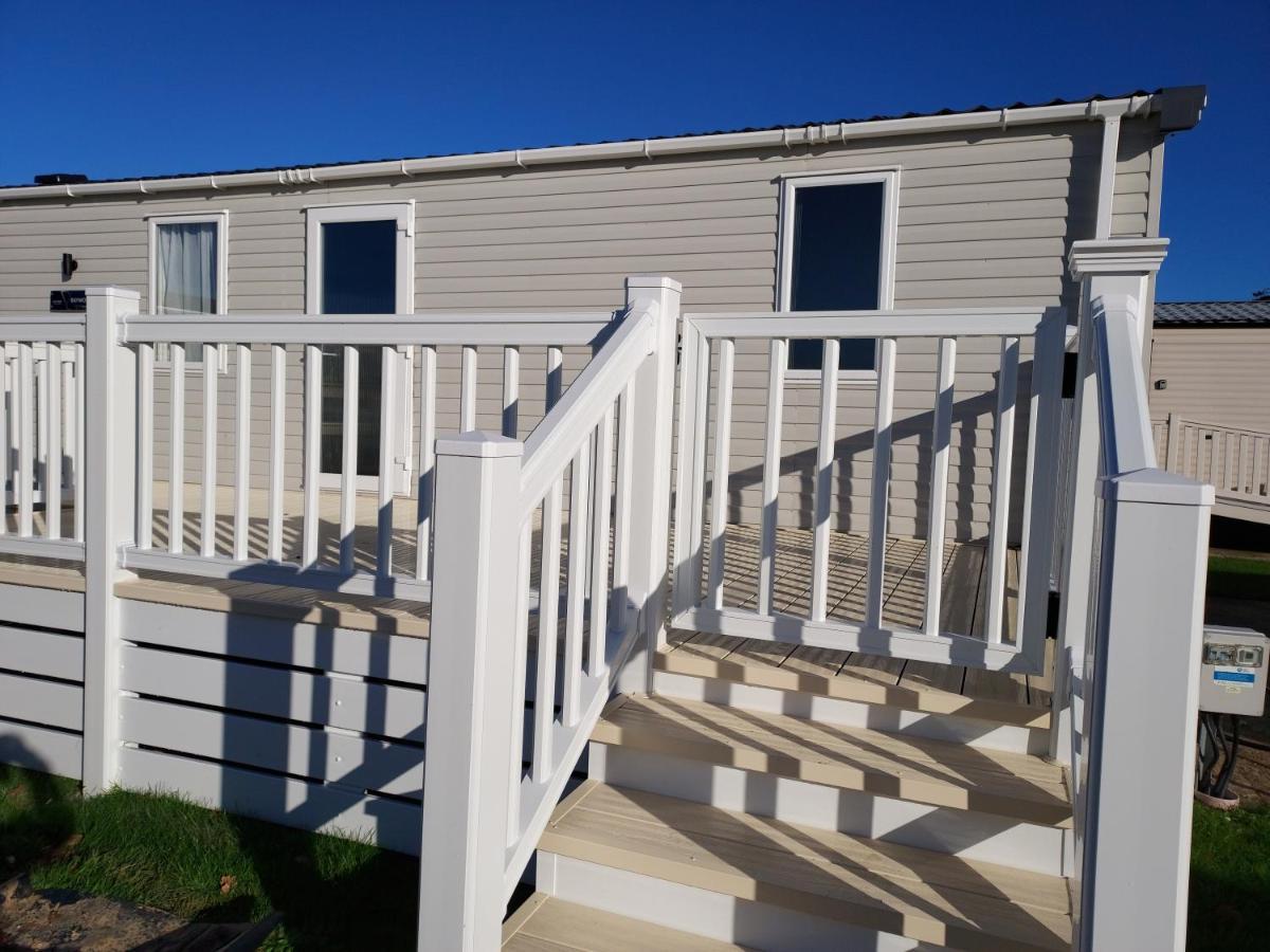 Hoburne Bashley Self-Catering Holiday Home New Milton Extérieur photo