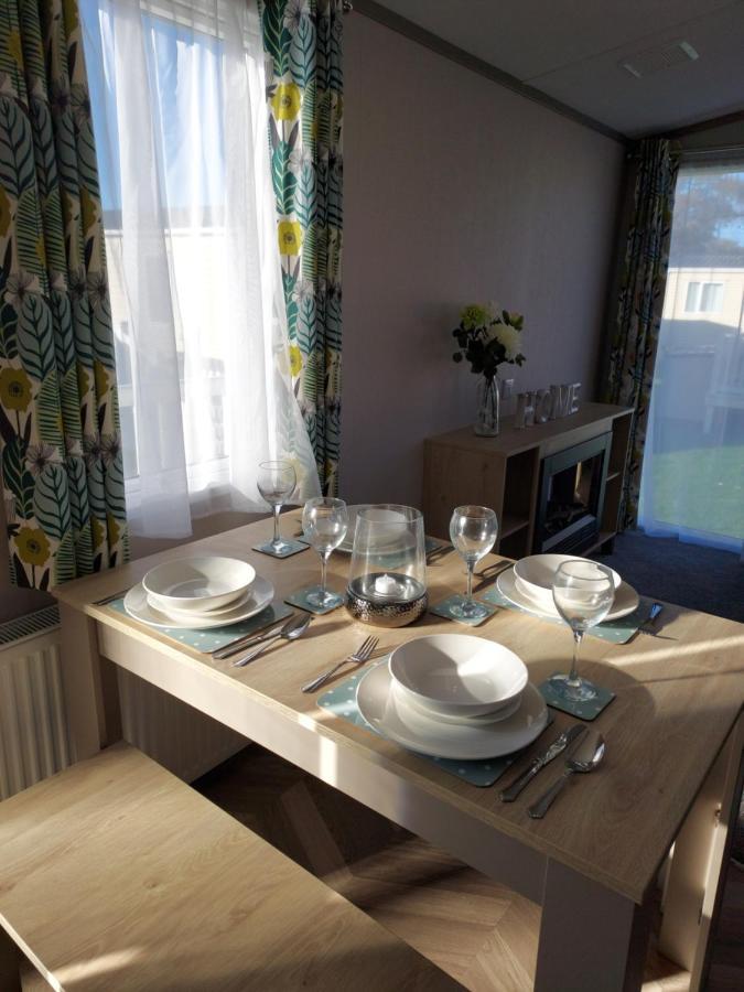 Hoburne Bashley Self-Catering Holiday Home New Milton Extérieur photo