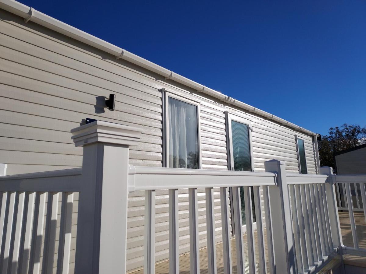 Hoburne Bashley Self-Catering Holiday Home New Milton Extérieur photo