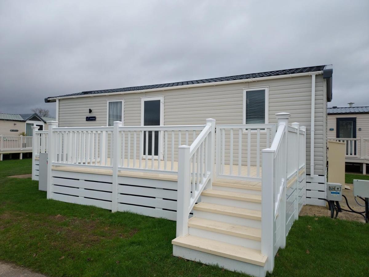 Hoburne Bashley Self-Catering Holiday Home New Milton Extérieur photo